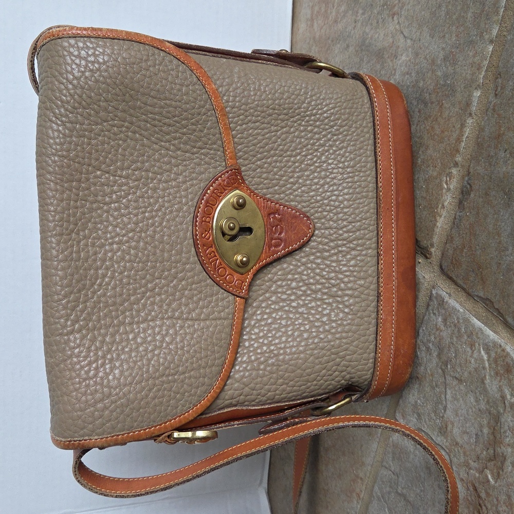 Vintage Dooney & Bourke Pebbled Leather Crossbody Shoulder Bag Taupe Tan